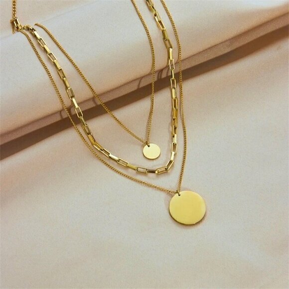 NWT Layered Chain Necklace 18K Gold Plated Round Pendant Stylish - Picture 7 of 11